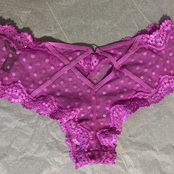 Victoria’s Secret Pink Polka Dot Cheeky Panty - Picture 4 of 6